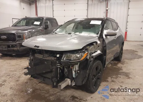 2018 Jeep Compass Altitude 4X4 z USA, uszkodzony, nr VIN 3C4NJDBB2JT395425